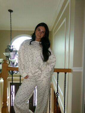 Cozy White Floral Women’s Sweat Set - Brand: